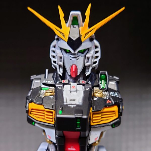 メカニカルバストνガンダムです