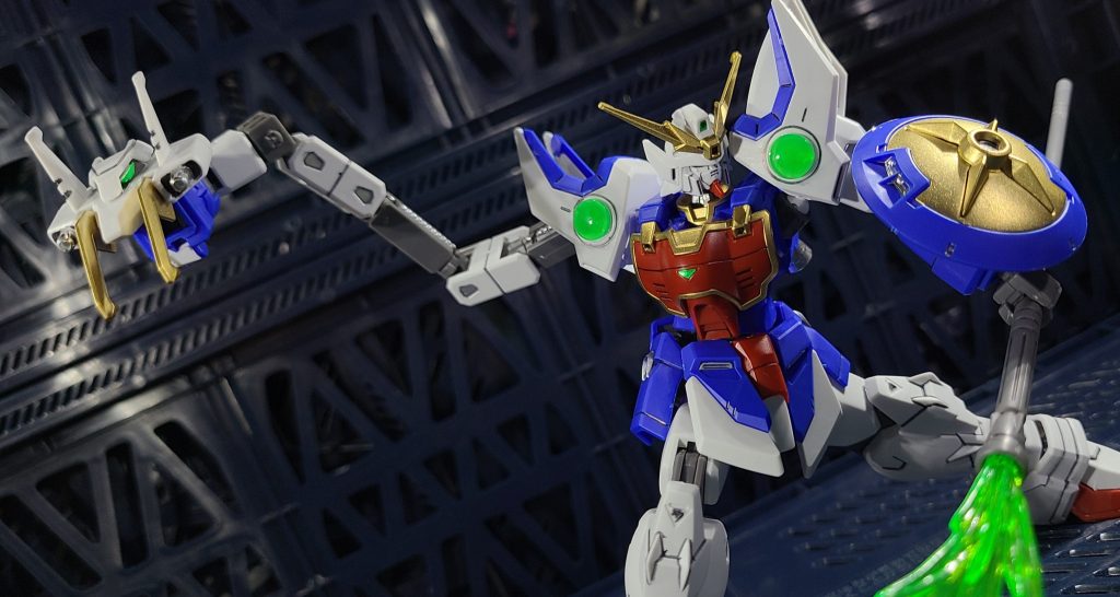『この戦い、すぐにケリを付ける!』シェンロンガンダムの代表武器でもあるドラゴンハング展開モードアニメの火炎放射のSEが好きです
