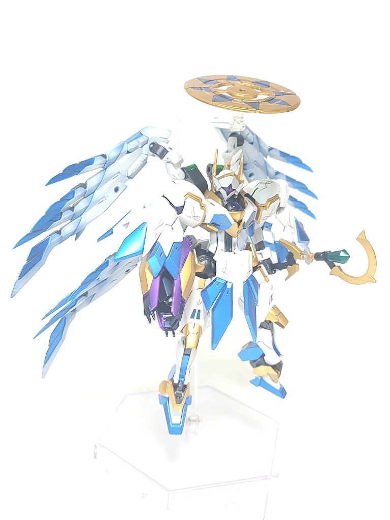 フル装備状態。二対四枚のウィングバインダー、円環を展開する。