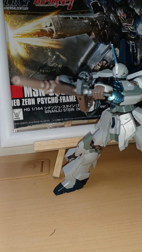 アニメのシーン的に。このポーズとっても好きです！