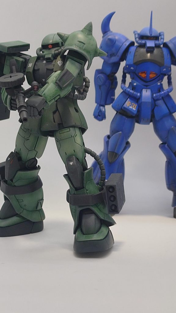 他のジオン系MSと並べると、いい感じの引立て役になってくれます。(笑)