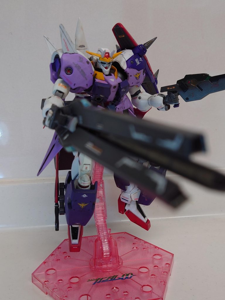 遠距離戦闘①変更点はバックパックの可動ポイントを作成胸部装甲追加脚部装甲追加+疑似太陽炉2機搭載です