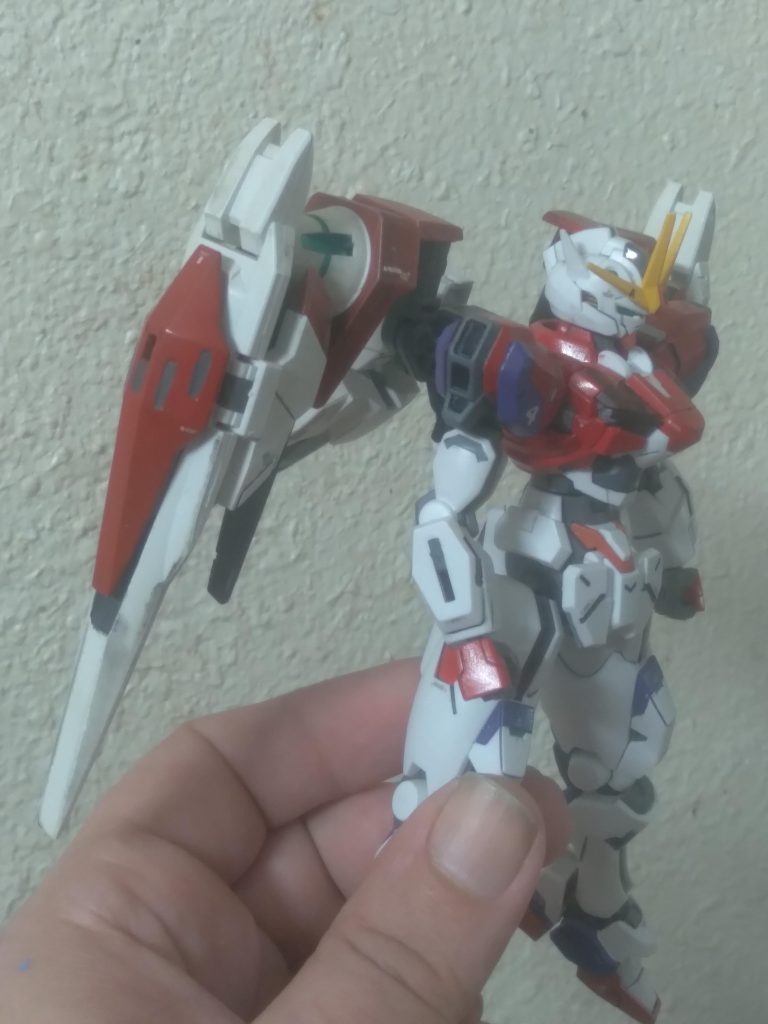 Side view. The 00 weapons have larger handles than the wfm kits so I wasn't able to equip the gn sword 3 as planned. A little more modification is needed, but it will happen