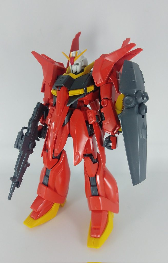 ゼータヘッドはそのまま取り付け出来ました。シールドは何のマークか分からないエンブレムを削ぎ落とせなかったのでオミットしました。