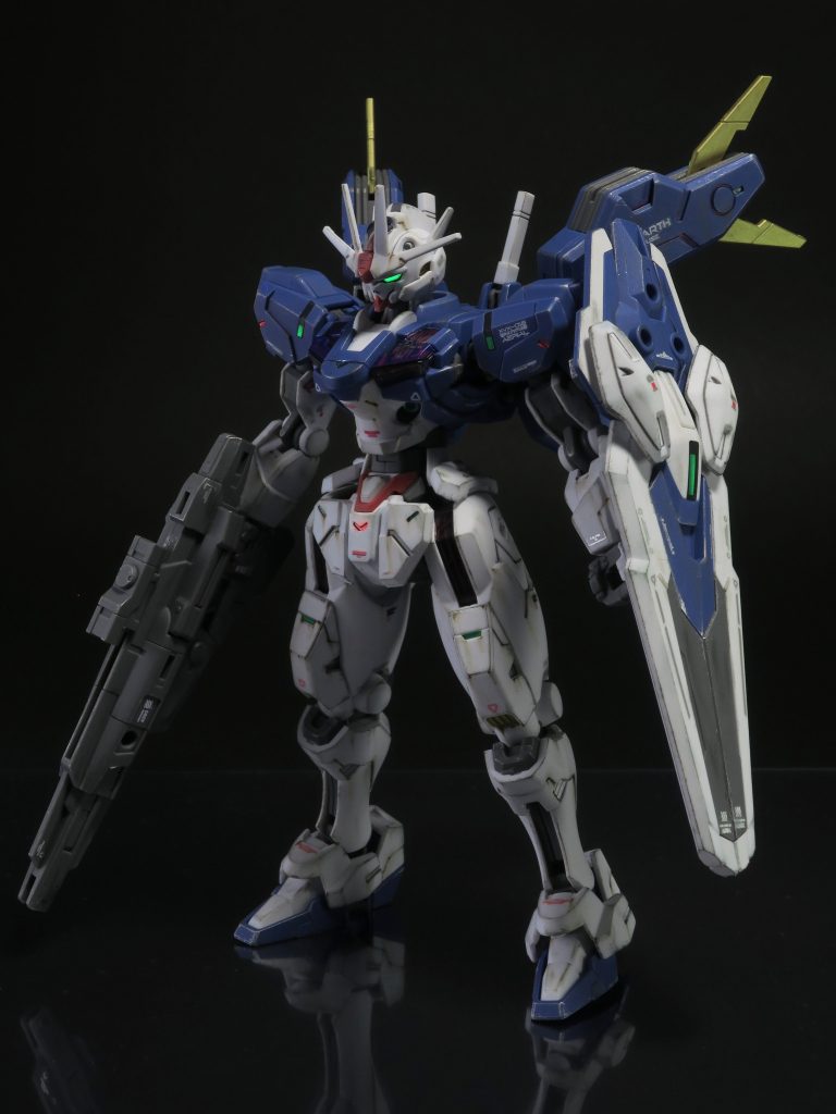 ウェザリングはドライブラシを基本に汚しました。タミヤのエナメル塗料のメタリックグレーとシルバーリーフを使ってます。ウェザリングマスターでシャドウと汚しを追加。リアルタッチマーカーのブラウンで点描したあと、湿らせた綿棒で垂れた汚しを追加。最近、この汚し方が好きです。