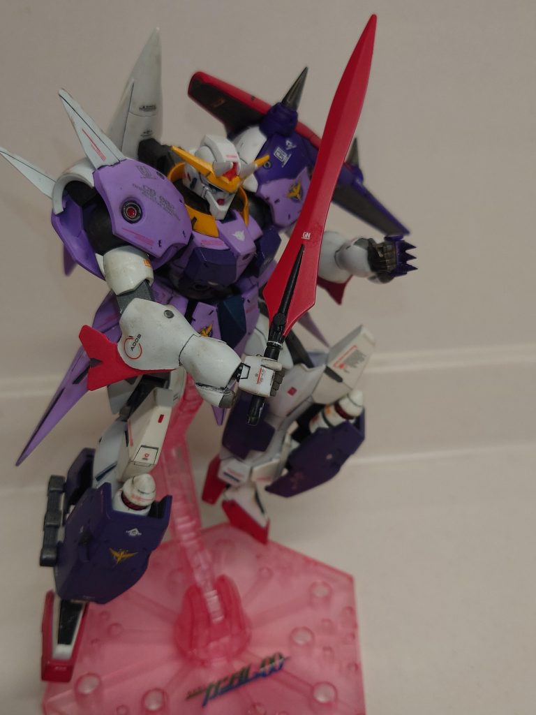 近距離戦闘①これにて改造完了なのでデカール貼りと簡単にウェザリング、全体つや消し、発光部には蛍光クリアをぬって仕上げました!