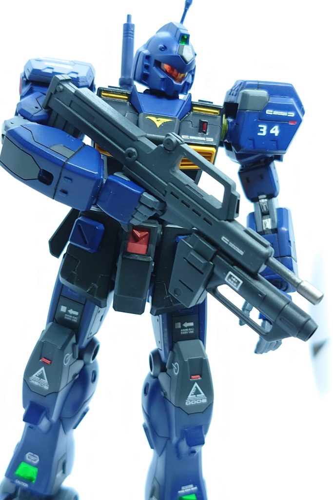 ジムマシンガン　グレネード付きジムマシンガンに汎用装備のグレネードを装備したモデル。弾薬の更新によってガンダリウム合金にもダメージを与えられるほどに火力強化されており、グレネードも使用後にパージ可能。ビームライフルに装備することもできる。