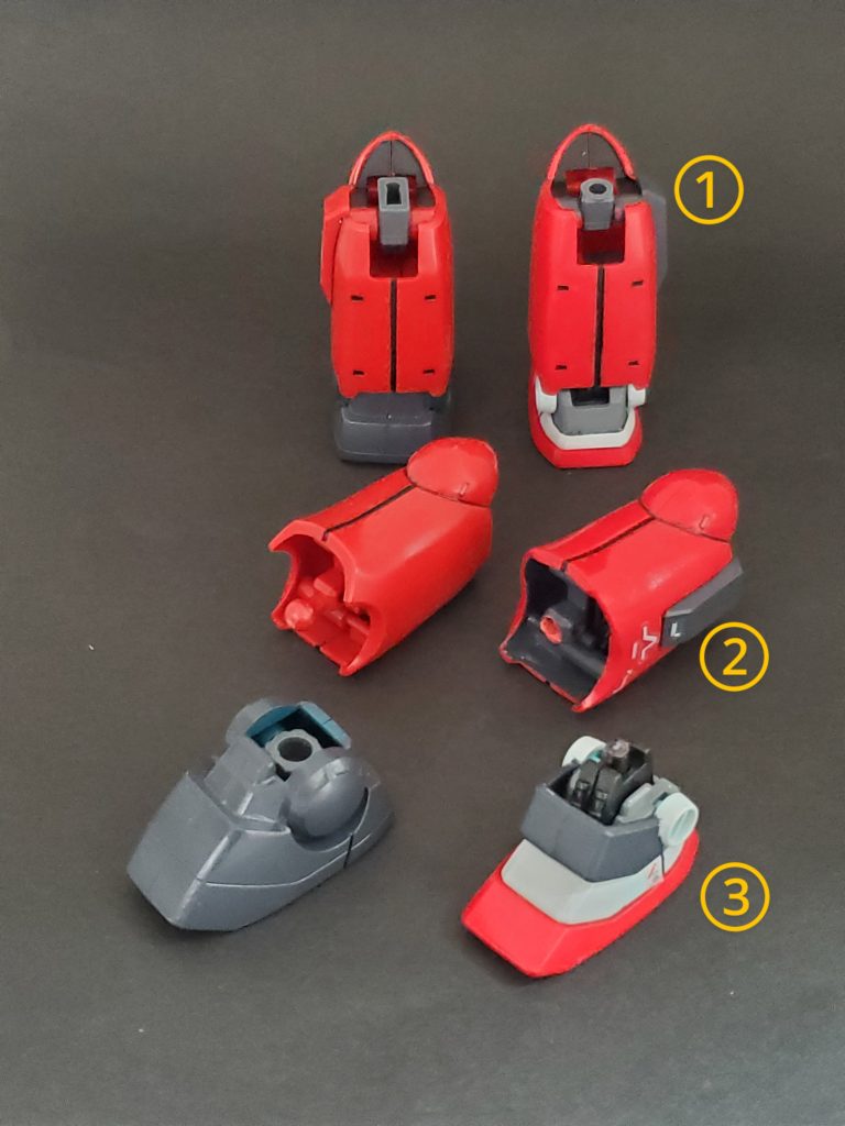 そして、一番手を掛けた足パーツです😊✨ガンキャノン足との比較~✴️左はガンキャノンの足❗右がジムキャノンです😊①太ももパーツと連結させるために丸穴ポリキャップに交換しました🎵②形状そのままでは足首がはまらないのでヤスリで裾の部分を削り、足首をはめてなおかつ動くようにしてます~😊🎶③これだけやって装着してみましたが、それでも足首が思うように動かなかったのでガンダムの足首パーツを間に入れるように改修~👊✨そのお蔭で短足に見えていた足全体もバランスが取れて他のジムと並べても違和感ない身長になりました~😅💦設定画とは少し違いますが、ジムキャノンらしく出来て大変満足しています😆🎶