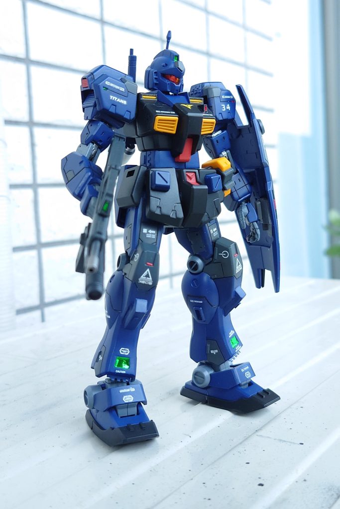 ジムクゥエルティターンズにおける最初期の主力機体。ジム2やハイザック配備後も一部のパイロットは純連邦製のクゥエルを好んだものもいたという。本機体もそのうちの一体であり、ティターンズ内でも特に過激な地球至上主義思想をもつ人員を選んで組織されたバスク・オム旗下の部隊　第14司令部付特別攻撃部隊　通称ネフィリム隊に配備されている。