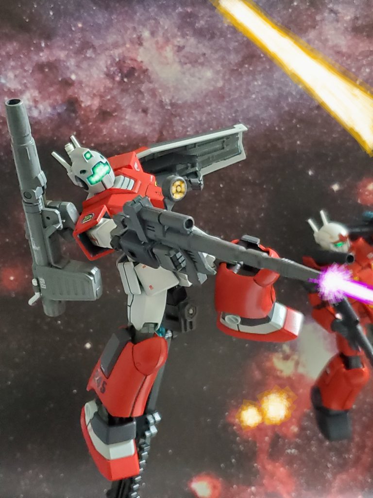 チャップ・アデル曹長のジムキャノンは後衛部隊としてガンキャノンやボールと共に前衛ジム部隊を支援❕第4小隊の面々の位置を気にかけながらも射撃戦闘で援護に徹するチャップ・アデル曹長👍✨