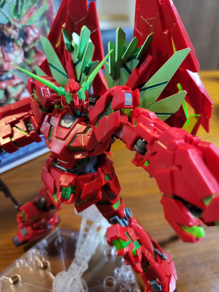 もう少しゴールドが映えるともう少しカッコよくなりそうですね。