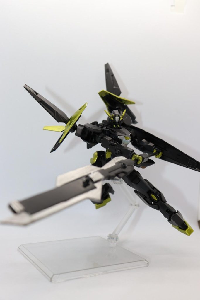 ２本の剣が合体して巨大銃槍「ブレイヴァー」が完成します。画像は槍モード。