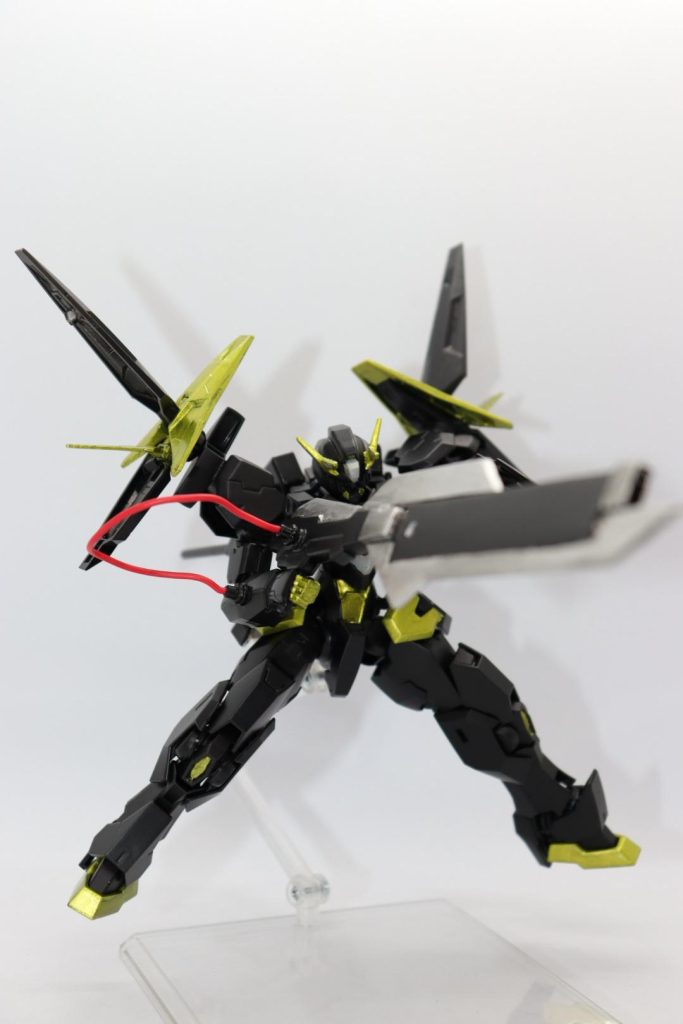 銃モード強力ですが欠点として1発打つとMSの全てのエネルギーを使用するため動けなくなります。 切り札ってところですかね