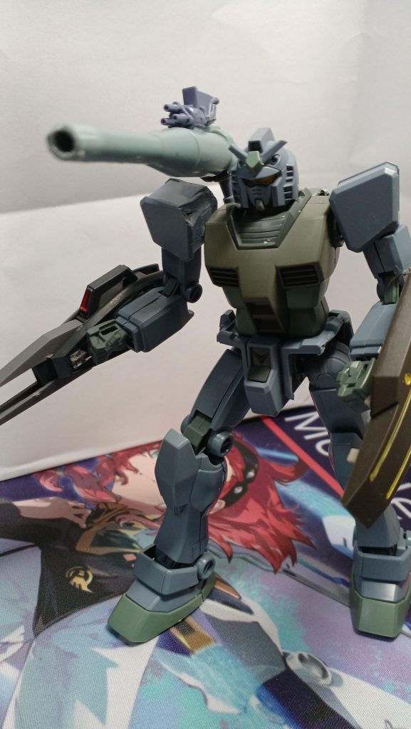 ポーズ1ターゲットを捕捉するレイルキャノン。