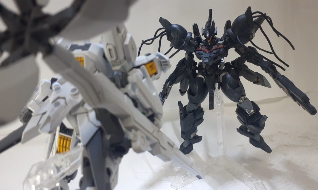 ？「言葉はすでに意味をなさない。見せてみろ、貴様の力を…！」