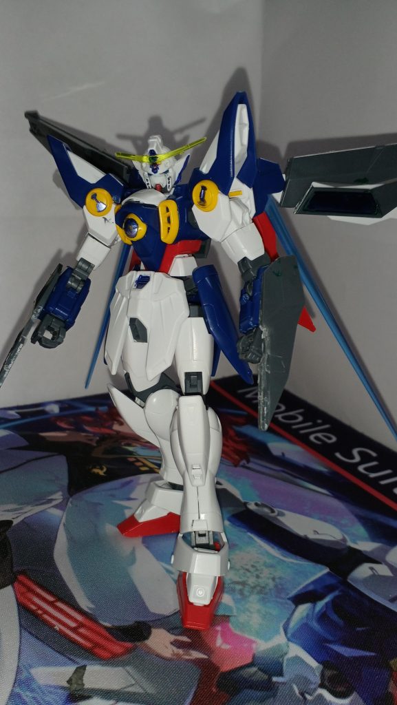 アップ。なんかのビルドパーツで余ったなんか強そうなやつをつけました。後ろのはねとあってて良い!これで相手を切り裂きます!頭部も良い感じに改造!クイックマンのブレードみたいw。