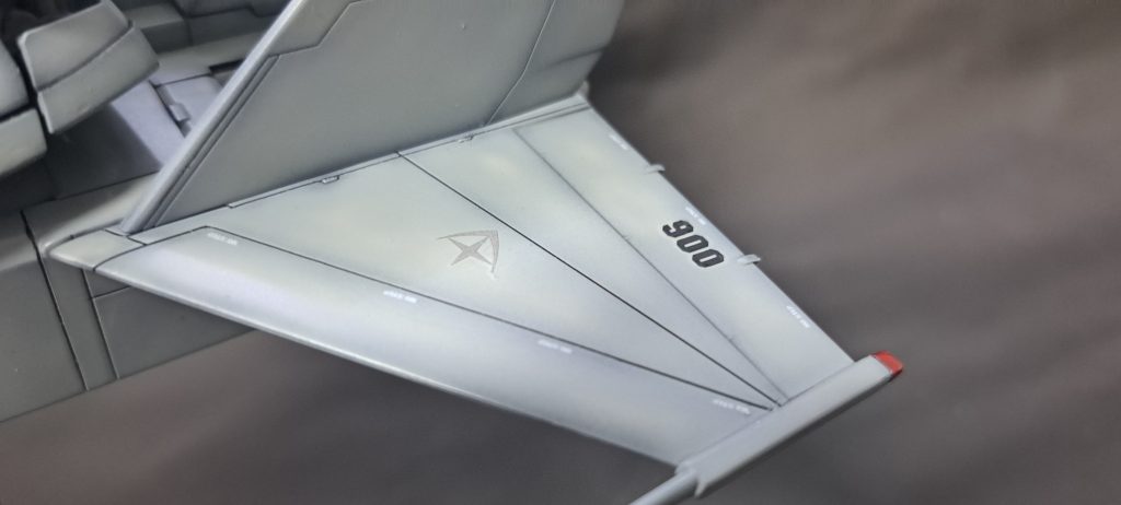 1/100のデカールがなかったので1/72のデカールでそれっぽく