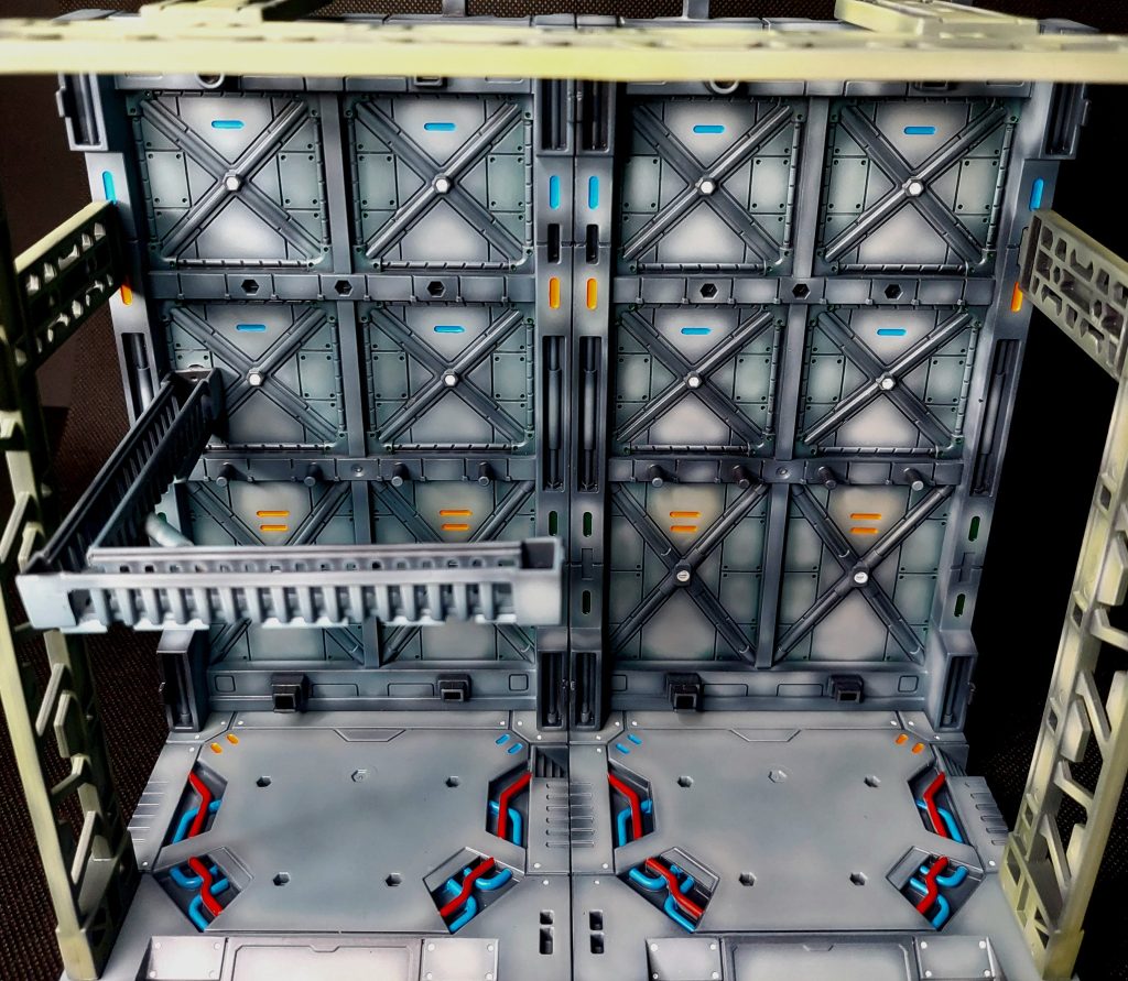 山田さんところの格納庫を二つ程使って作成✨少しだけアレンジしました( ・`д・´)アナザーコロニー系のイメージをカラーしてみました🎵各所であえて色を滲ませたりムラにしたりして情報量を増やす作戦をw