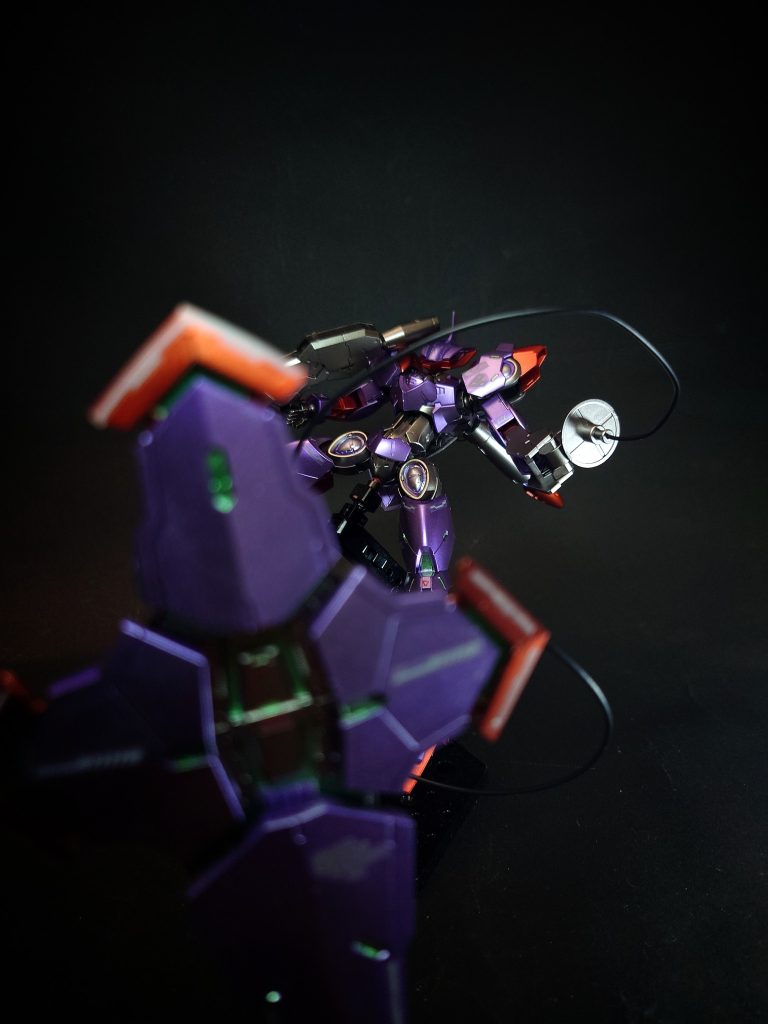 第9話で行われた地球寮との決闘でミカエリスの随伴機として運用され、地球寮側のザウォートをまたたく間に撃破。数的優位を保った上でアンチドートでガンダム・エアリアルのGUNDフォーマットを無力化して追い詰めたが、パーメットスコア6に到達したエアリアルの前にアンチドートを無効化され、全機が撃破された。