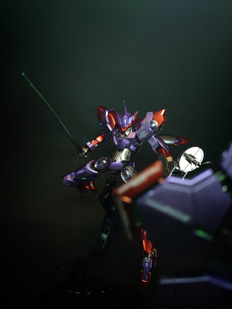 第20話ではケナンジ・アベリー以下ドミニコス隊がサリウス・ゼネリ奪還のため運用。ガンダム・ルブリス・ソーン相手にケナンジ機は善戦し、一般隊員の搭乗機がルブリス・ソーンを狙撃し撃破するという戦果を挙げた。