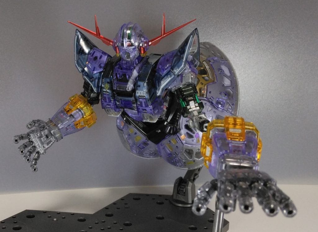 ファースト世代としてはいつかジオングを作りたかったので念願叶いました誕プレとしてパートナーより頂いたので今回は改造無しで作りました