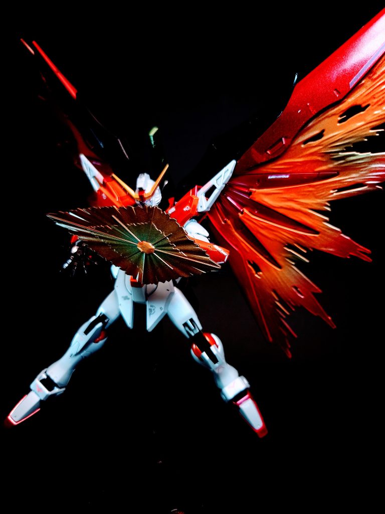 対ビームシールド左腕にある防御装備。インパルスのシールドの機構が簡易化されて実装されており、上下に伸縮可能。本機はビームシールドとVPS装甲があるため、あくまでフェイルセーフ用としての面が強い。