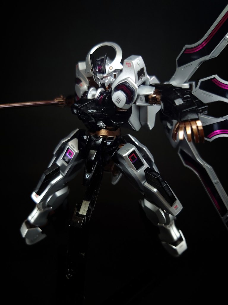 ガーディアン・ドロウビットステイヴを展開し、群体遠隔操作兵器として運用するモード。攻撃ビットステイヴによるビーム攻撃、防御ビットステイヴによるポイントバリアに加え、シュバルゼッテ本体はビームブレイドを使用し、さらなる複合攻撃も行える。