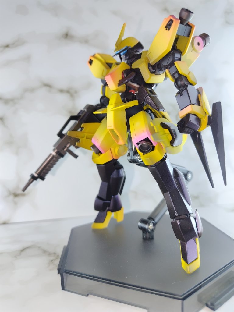 こちらは普通の背景で。。思った黄色を出すのが難しく何度もやり直しました。。