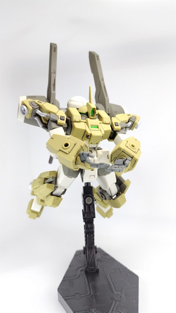 デミトレーナーのオプションパーツの平手が使えて、最終回のラストが再現出来ていい感じです。