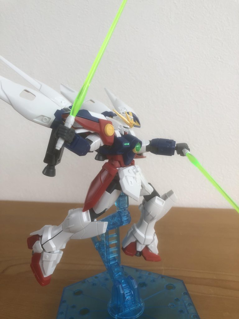 ウイングバインダーの展開ギミックが良い感じ。