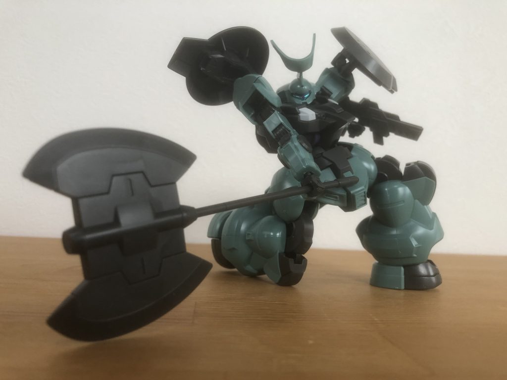 こんな鈍重そうな見た目してて可動範囲意外と広いのが凄い。