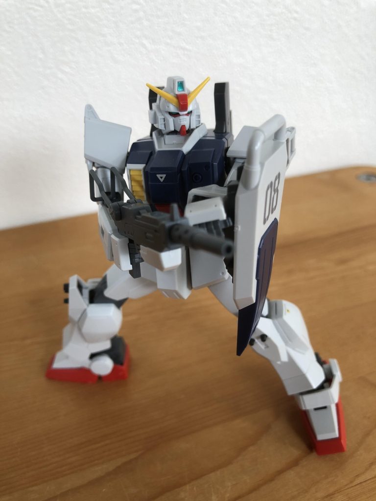 マシンガン装備。良く動くし付属武器が豊富で、プレイバリュー豊富なキットです。