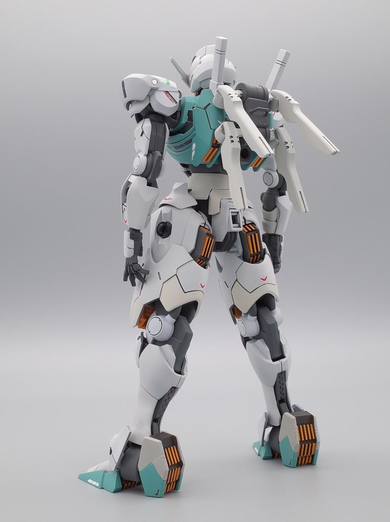 背面太腿裏は合わせ目消すためパーツ分割を変更