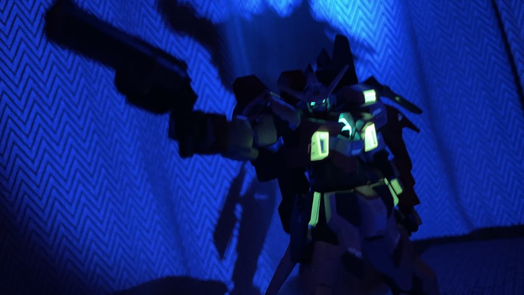 一応蛍光イエローの部分は光ります