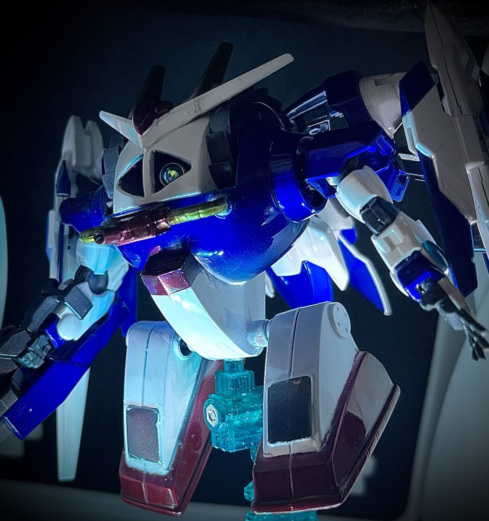 モノアイは左右に動かすことができます