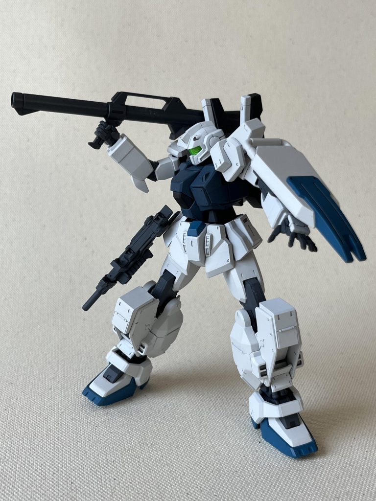 ハイパーバズーカマシンガンは腰にマウント可能です