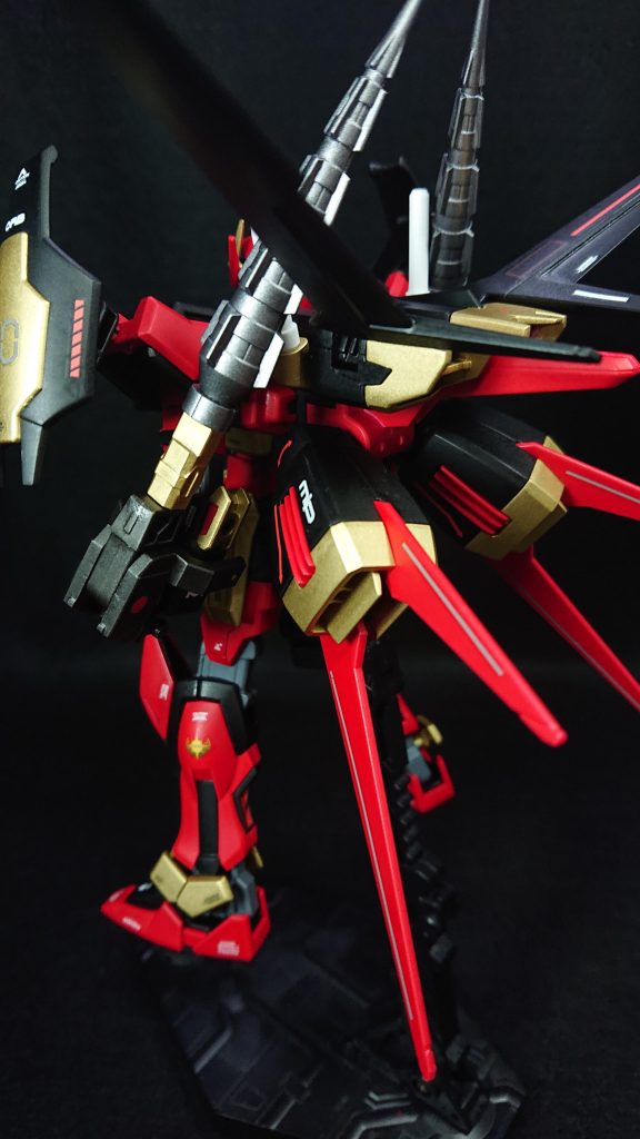 使用した塗料タミヤカラースプレー・イタリアンレッド・ブラック・ゴールド・ライトガンメタルMr.カラースプレー・黒鉄色