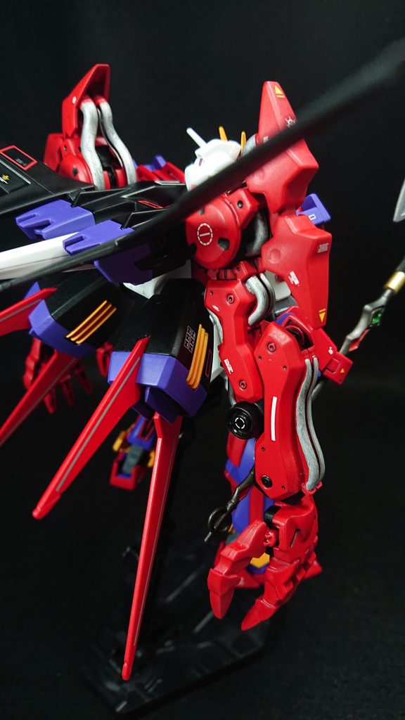 使用した塗料タミヤカラースプレー・イタリアンレッド・ブラック・ゴールド・パープル・ライトガンメタル・ブリリアントオレンジMr.カラースプレー・黒鉄色