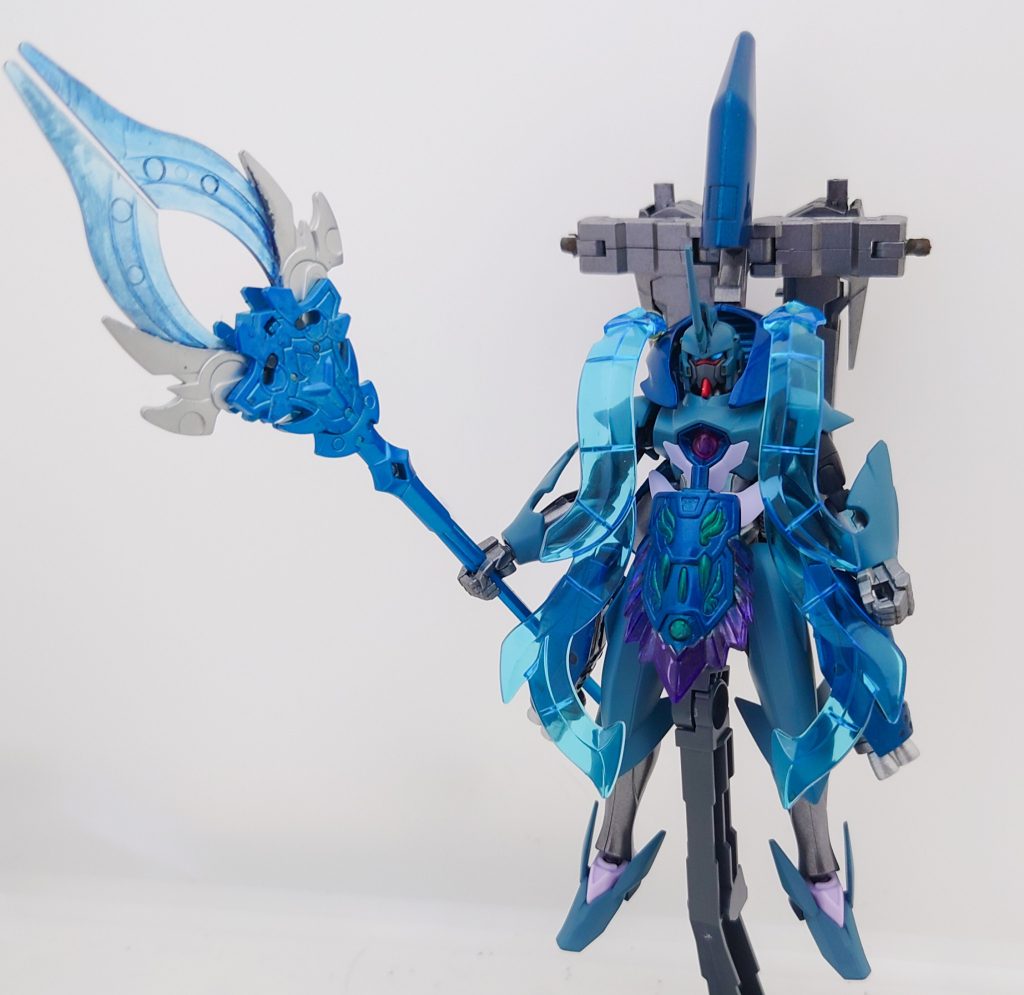 次に、第2形態(武装形態)です。専用のバックパックを装着した状態です。天の羽衣のようなクリアパーツがお気に入りです。