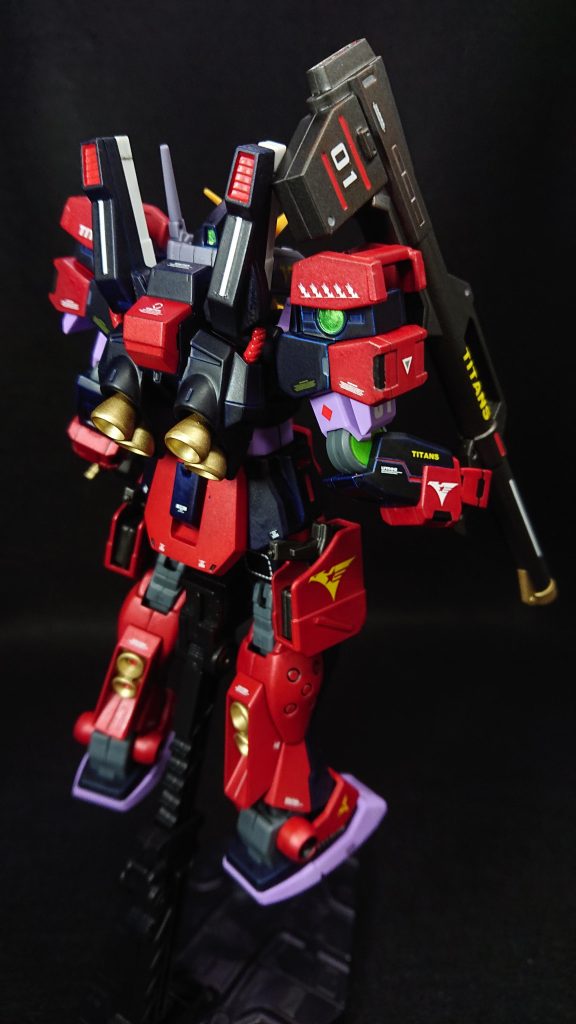 使用した塗料タミヤカラースプレー・ゴールド・マイカレッド・キャンディーライムグリーン・ダークブルーMr.カラースプレー・黒鉄色ガンダムカラースプレー・MSパープル