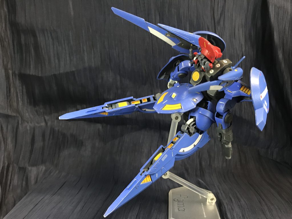 ティターンズかヒュッケバインみたいな配色になってしまいフェルシーさんには申し訳ない気持ちが。