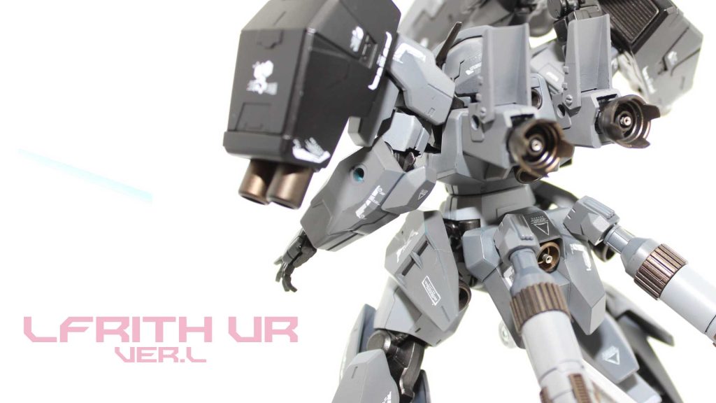 背面のスラスターはICソケットで加工