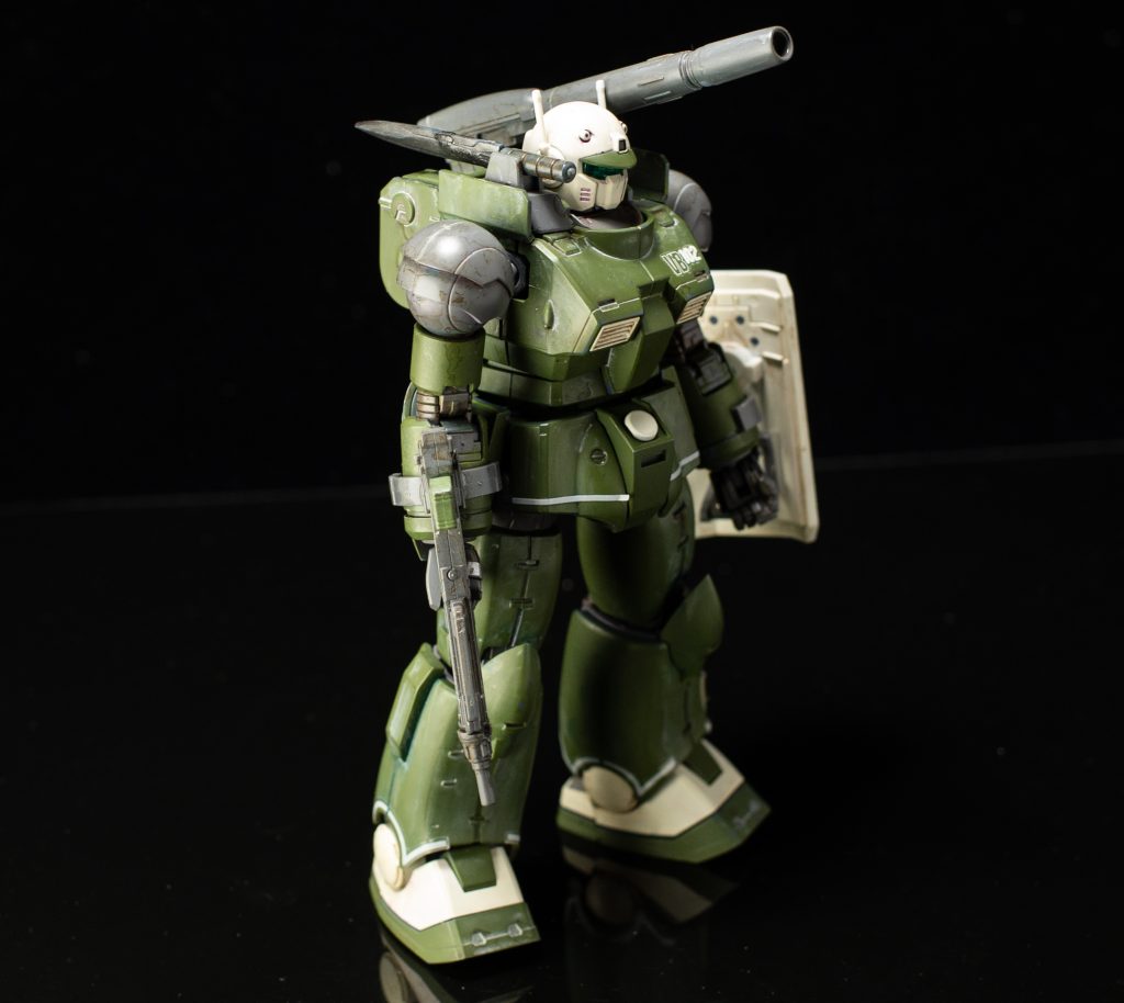 作ったのは5年前くらい、バルカンの先端を紛失したので、ナイフを肩ユニットごと移植しました。