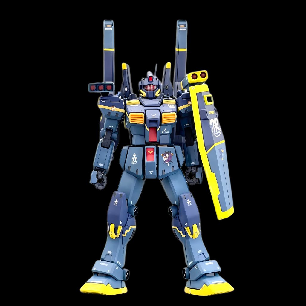 肩部のミサイルランチャーや、背部の大型キャノン等、オリジナルの武装で仕上げています。