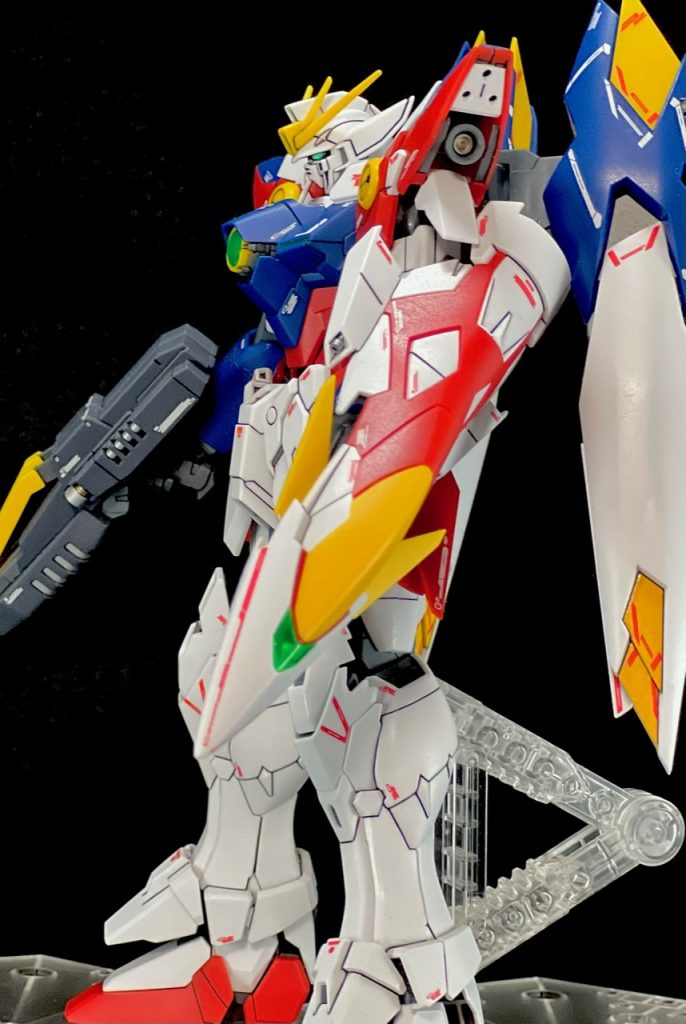 あのウイングゼロ(EW)に繋がる機体なので張り切って作りました‼️デカールは取説通りの配置ですが物足りない箇所は追加で貼りました。