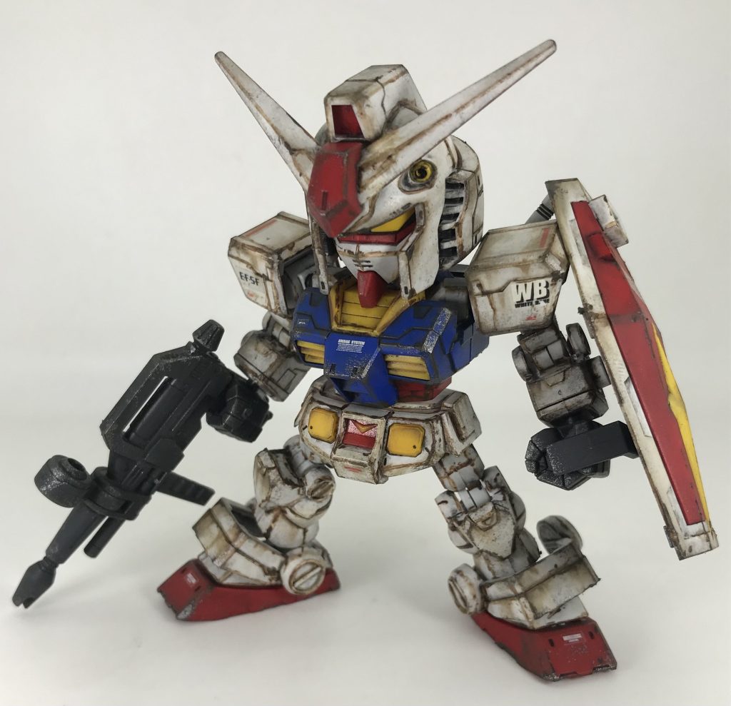 ここはGUNSTAなので…一応作品紹介も…クロスシルエット RX-78-2 ガンダム（ガン太郎）無塗装 成形色仕上げ今作のウェザリングは ウォッシングだけしてあったSDCSガンダムを…いつもの焼鉄色のスポンジチッピングではなく、100均のアクリルカラーのローアンバー（透明樹脂絵の具）を爪楊枝と綿棒を使用して汚プラにしあげました