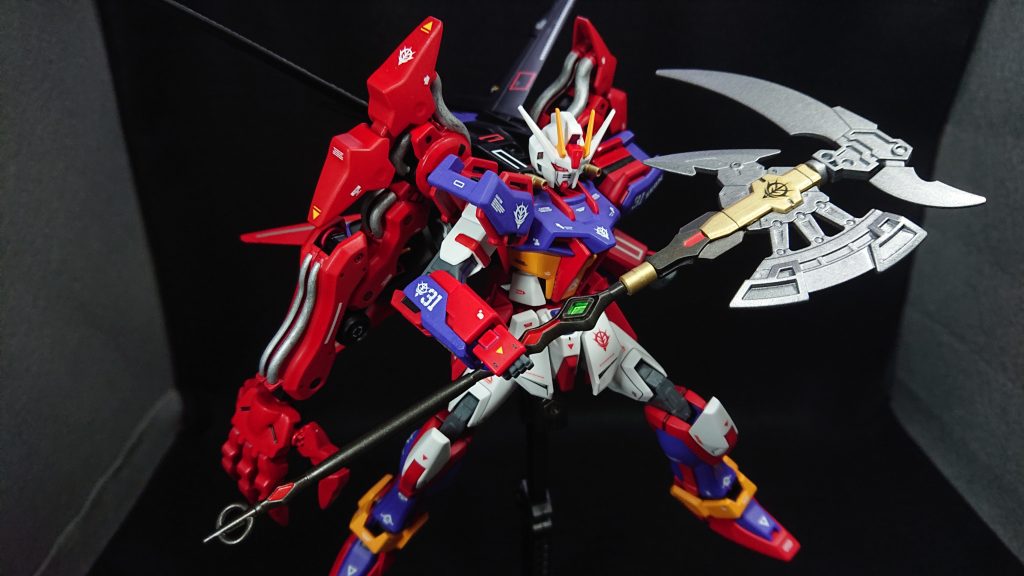 部分塗装にタミヤのエナメル塗料・クロームシルバー・パープル・フラットブラック・フラットレッドセンサー部分にはMr.メタリックカラーGX・メタルパープル・メタルイエローグリーン