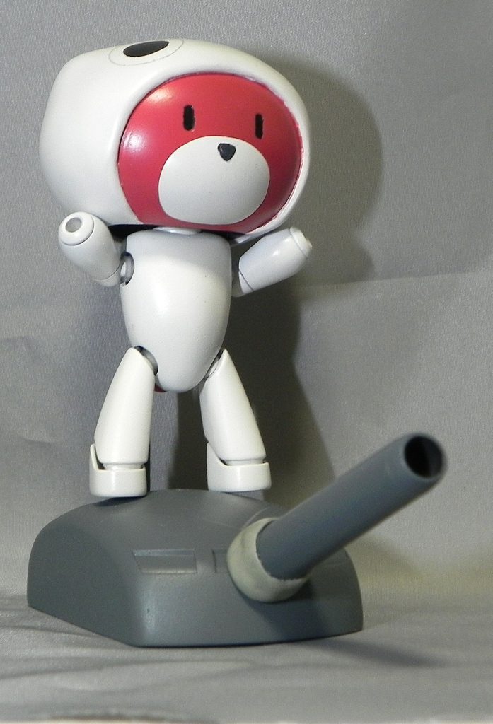 「ぶっ放せ!!」バランスが悪いポージング時のスタンドとして、ジャンクパーツで戦車砲塔部分だけ製作