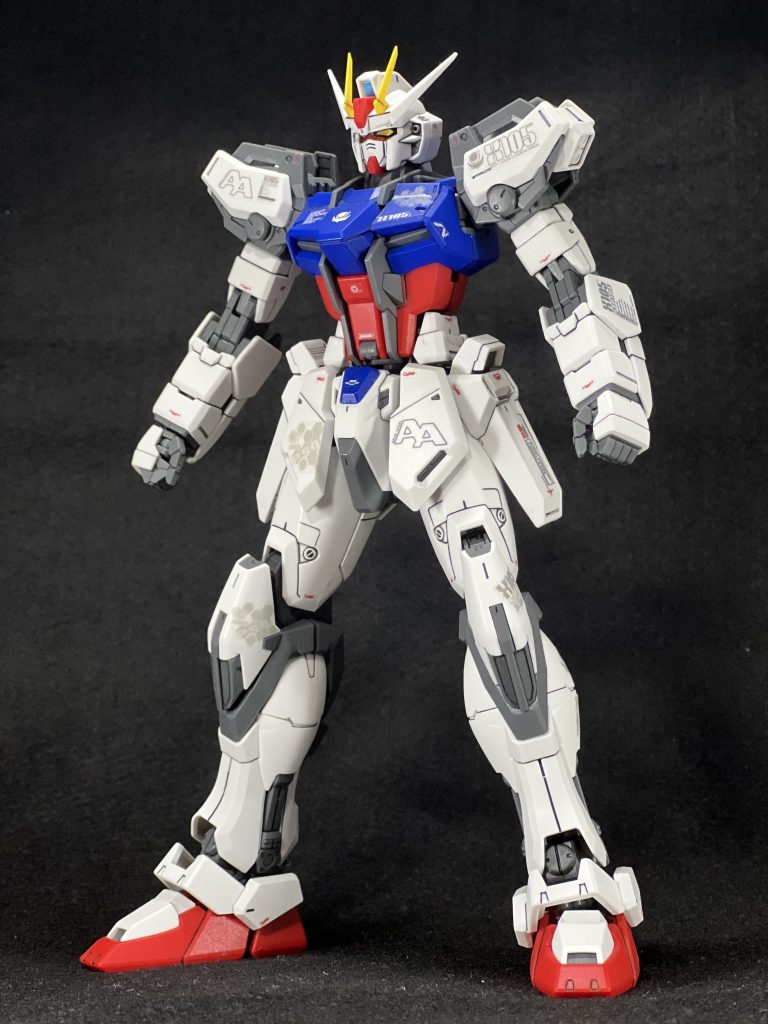 久々のMGと初筋彫り処理をしたキットです。メインカメラ意外はほとんど成型色になります。まだ慣れない筋彫りだったので彫る時のはみ出しや墨入れ線を拭き取り過ぎちゃったなど悪戦苦闘してましたww