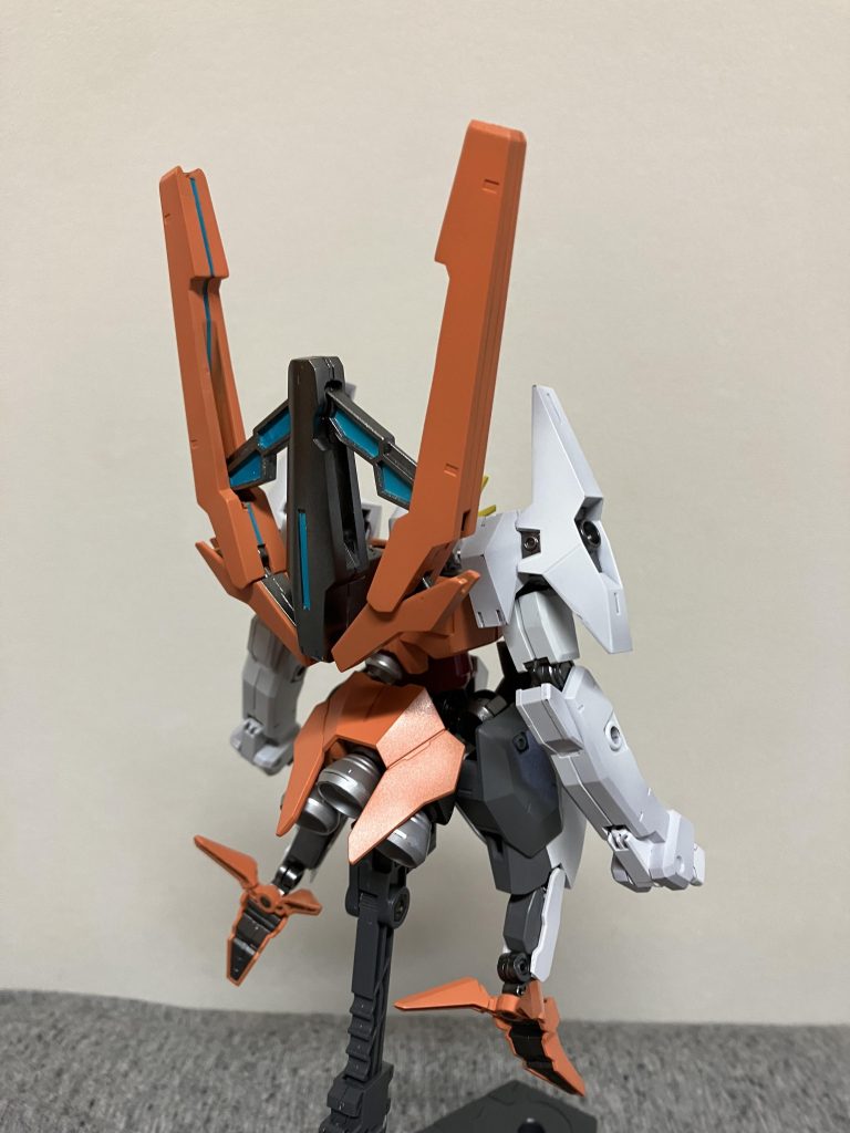 背面パーメットスコア上昇で光るところはGN粒子っぽい色に変更